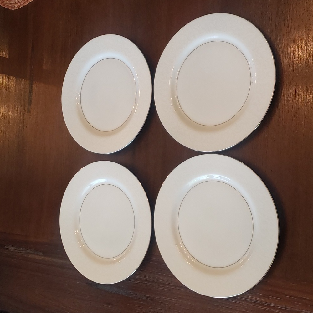 Mikasa Fine China Bridal Veil Dinner Plates